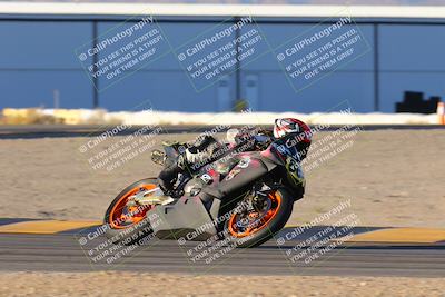 media/Nov-19-2023-CVMA (Sun) [[1f3d1b7ccb]]/Race 17 Amateur Supersport Middleweight/